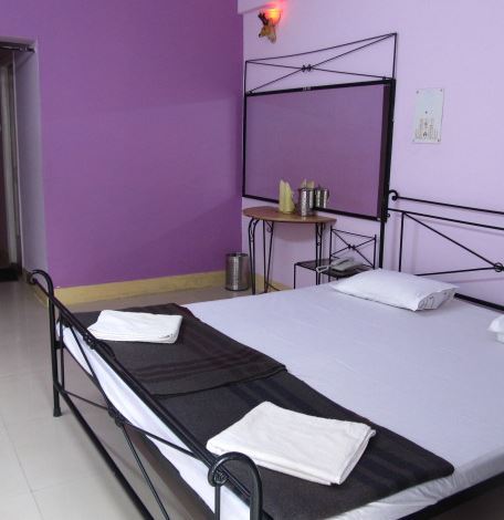 Larica Holiday Inn
